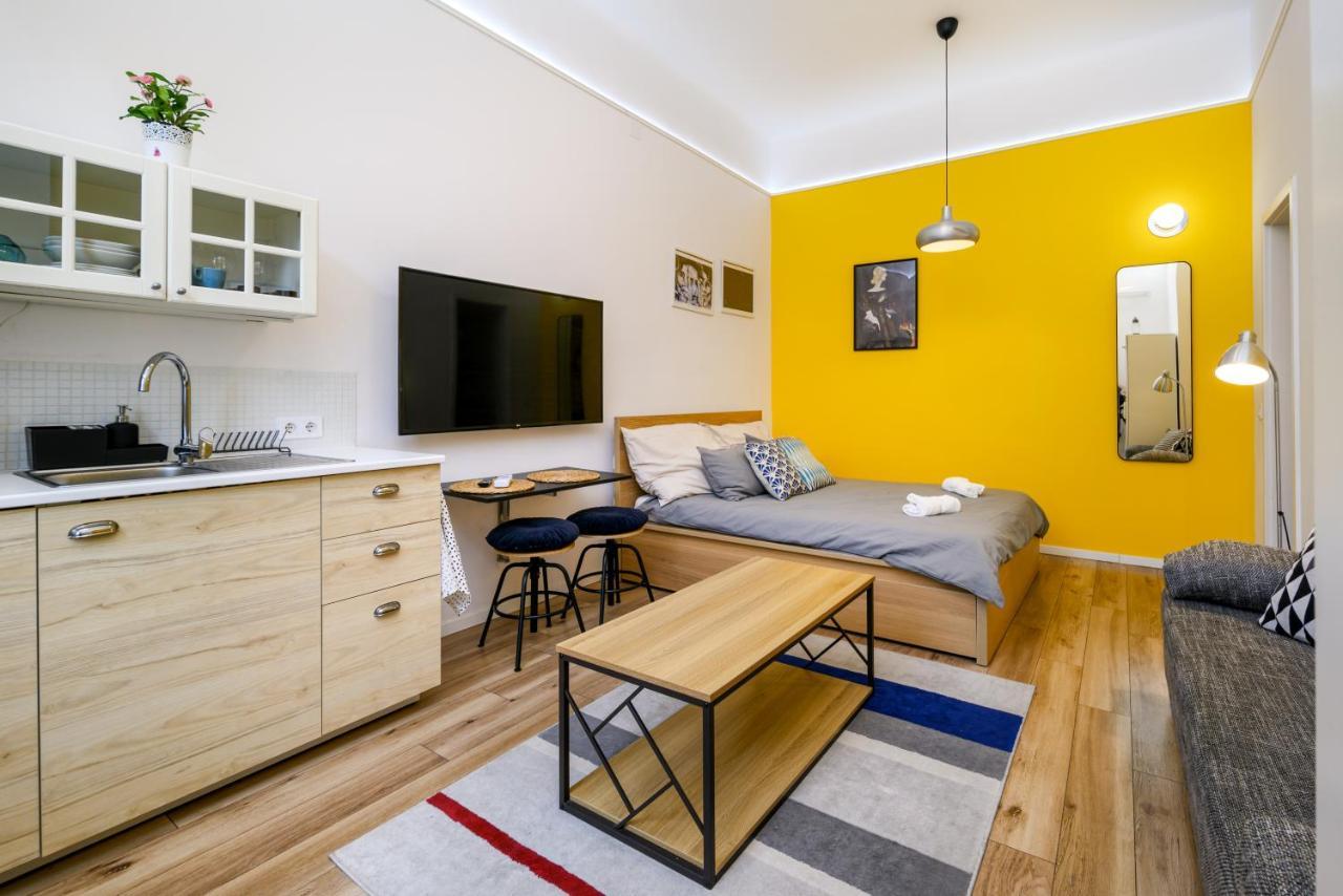 Stylish Yellow Suite In The Heart Of Budapeşte Dış mekan fotoğraf
